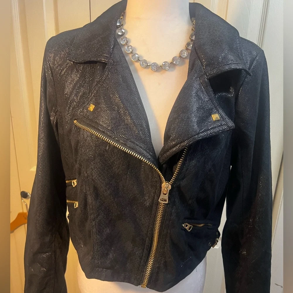 Black 🖤 Shimmer Moto Jacket Faux Leather Gold 💛Hardware Zippers Studs Large - Picture 2 of 7